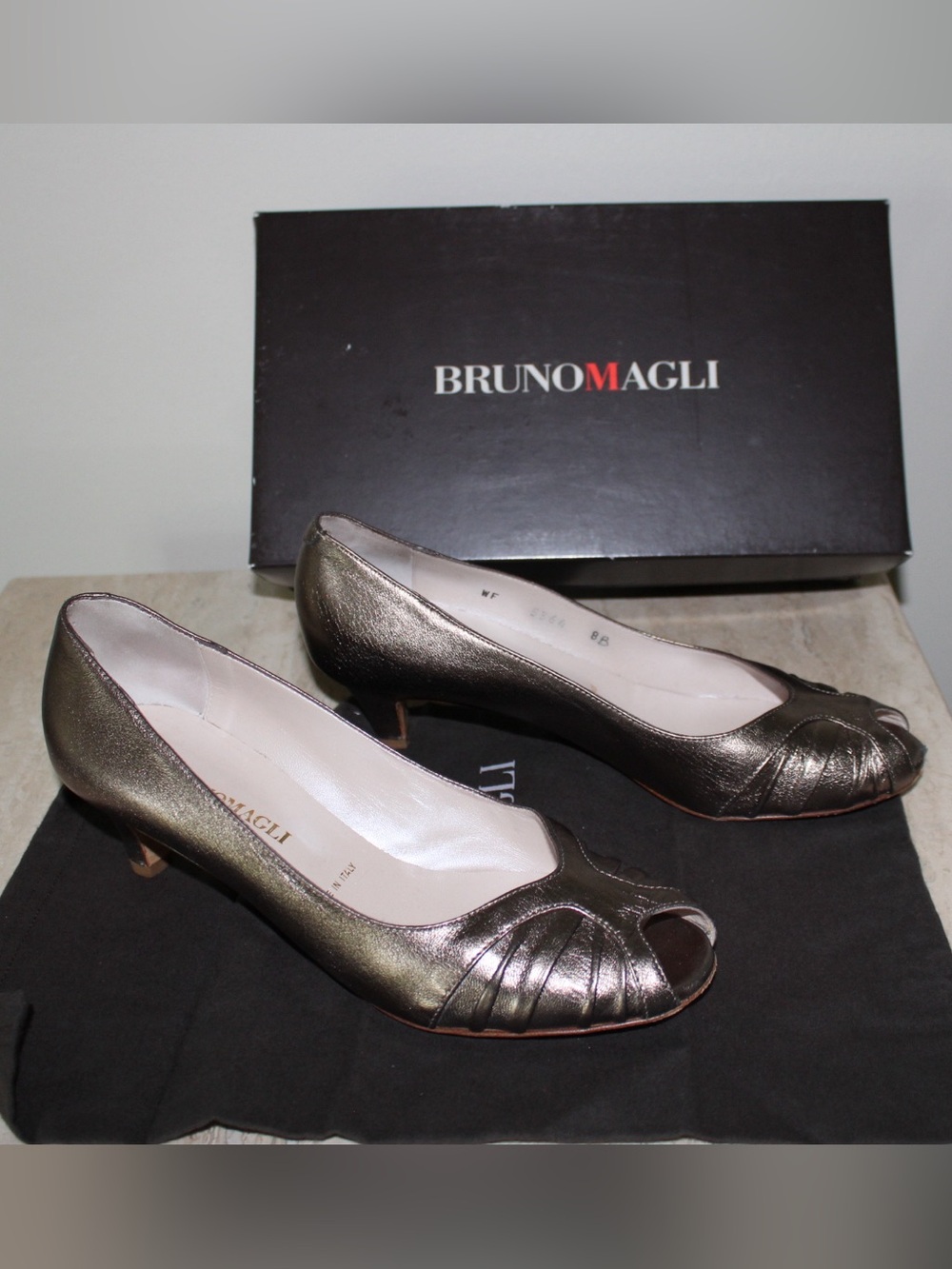 Bruno Magli Metallic Bronze Peep-Toe Kitten Heels Size 8